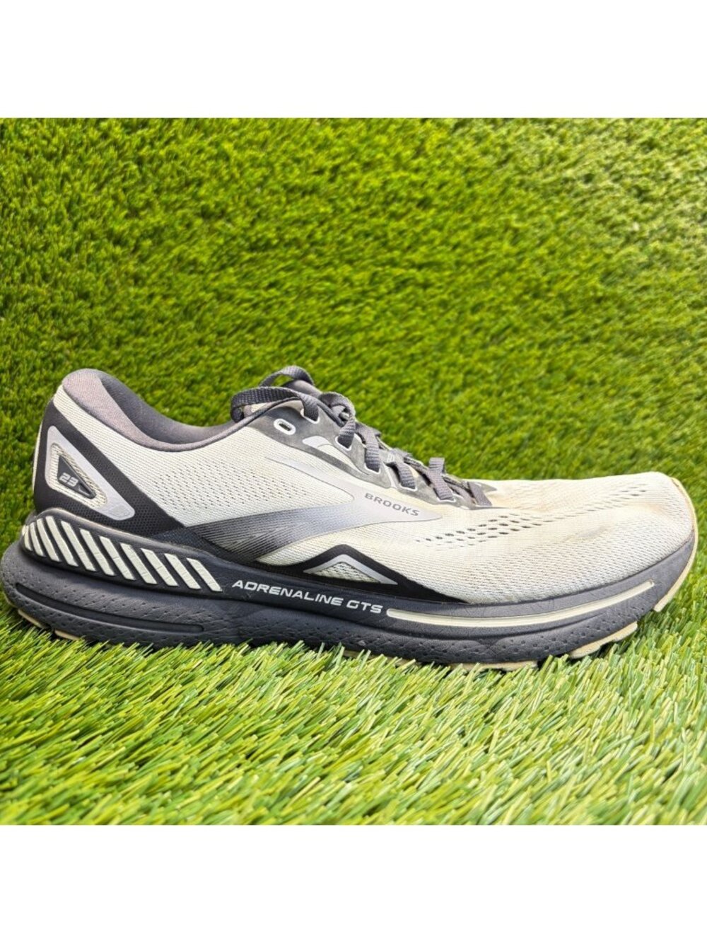 Brooks Adrenaline GTS 23 Mens Size 10 Gray Black Athletic Running Shoes Sneakers